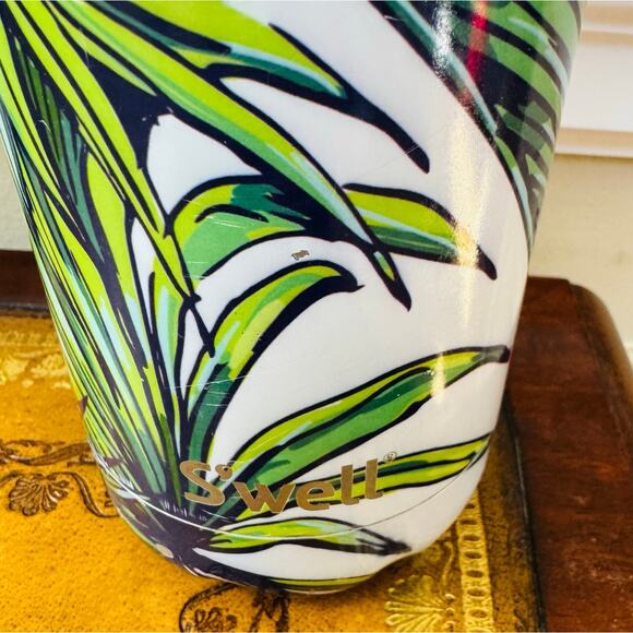 Swell Large 25 oz Waikiki Tropical Palm Tree Fern Stainless Steel Water Bottle - Picture 2 of 15